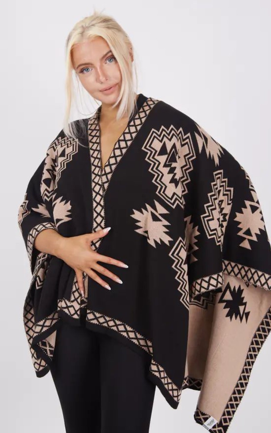 Knitwear * | Buy Boutique Store Beige And Black Aztec Print Reversible Poncho One Size Fit (10 20)