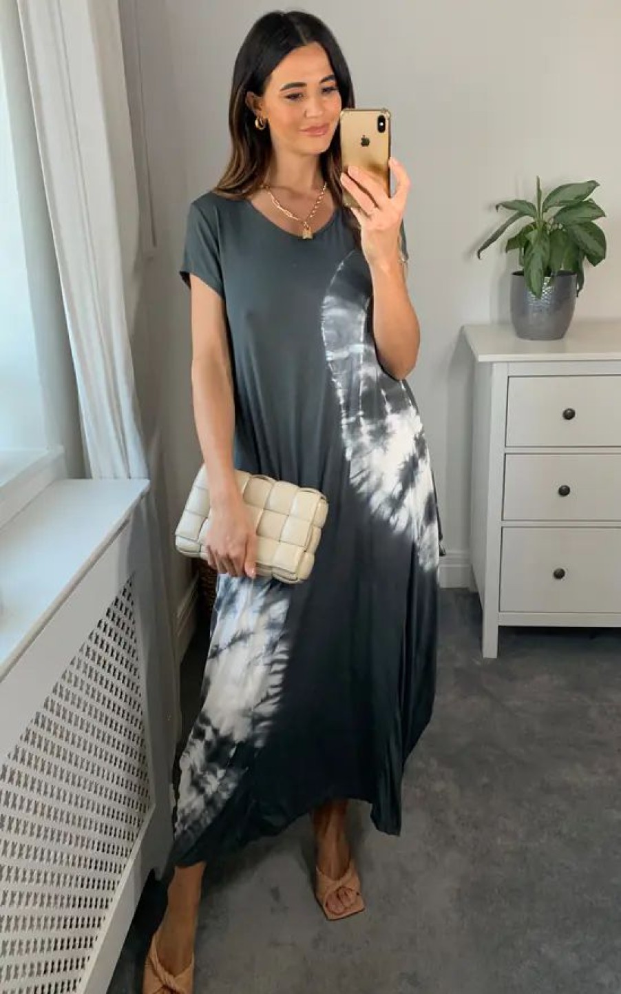 Dresses * | Best Sale Hoxton Gal Oversized Cap Sleeves Maxi Dress With White Print Details In Grey