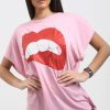 Tops * | Best Pirce Oops Fashion Baby Pink Oversized Batwing T Shirt With Lips Graphic