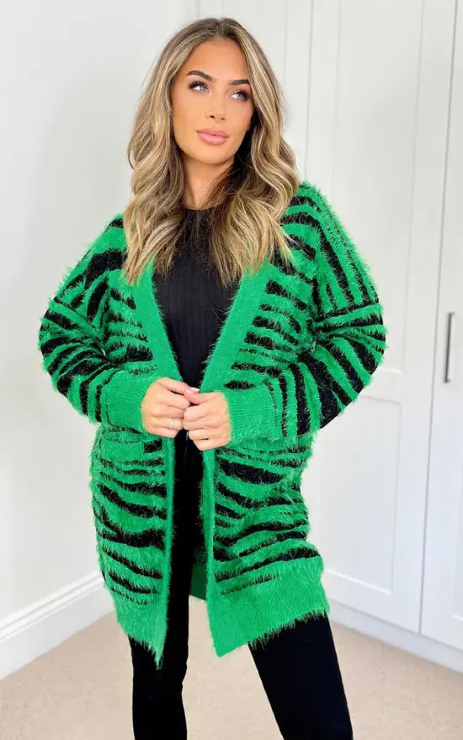 Knitwear * | Outlet Ax Paris Green And Black Fluffy Knit Long Sleeve Animal Print Cardigan