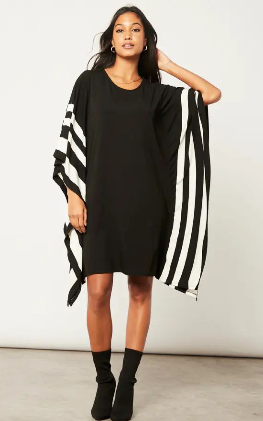 Dresses * | Promo Hoxton Gal Wide Sleeves Oversized Dress With White Stripe Detailes In Black