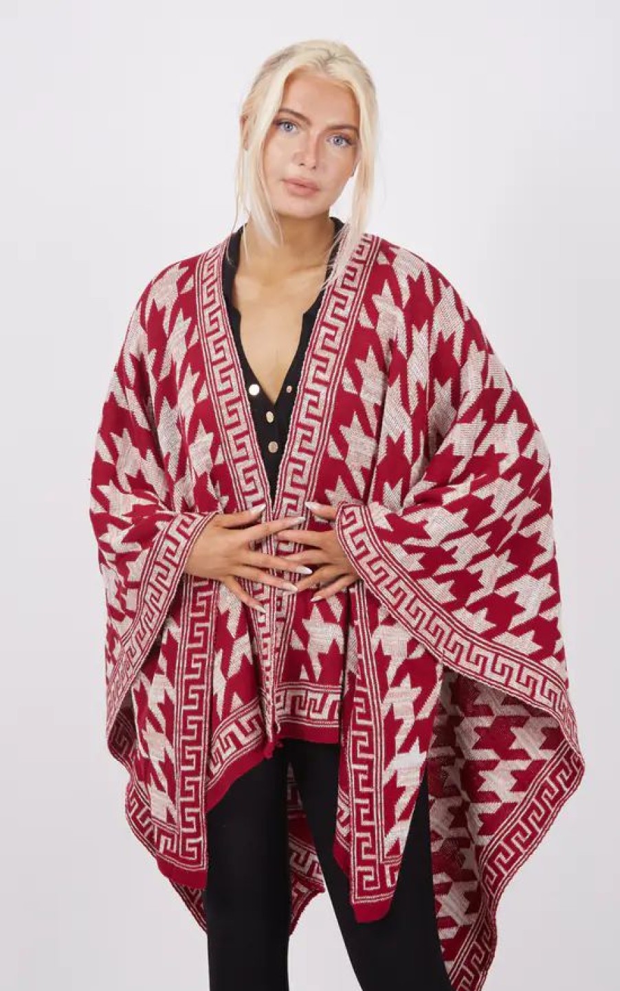 Knitwear * | Discount Boutique Store Beige And Red Abstract Shapes Poncho One Size Fit (10 20)