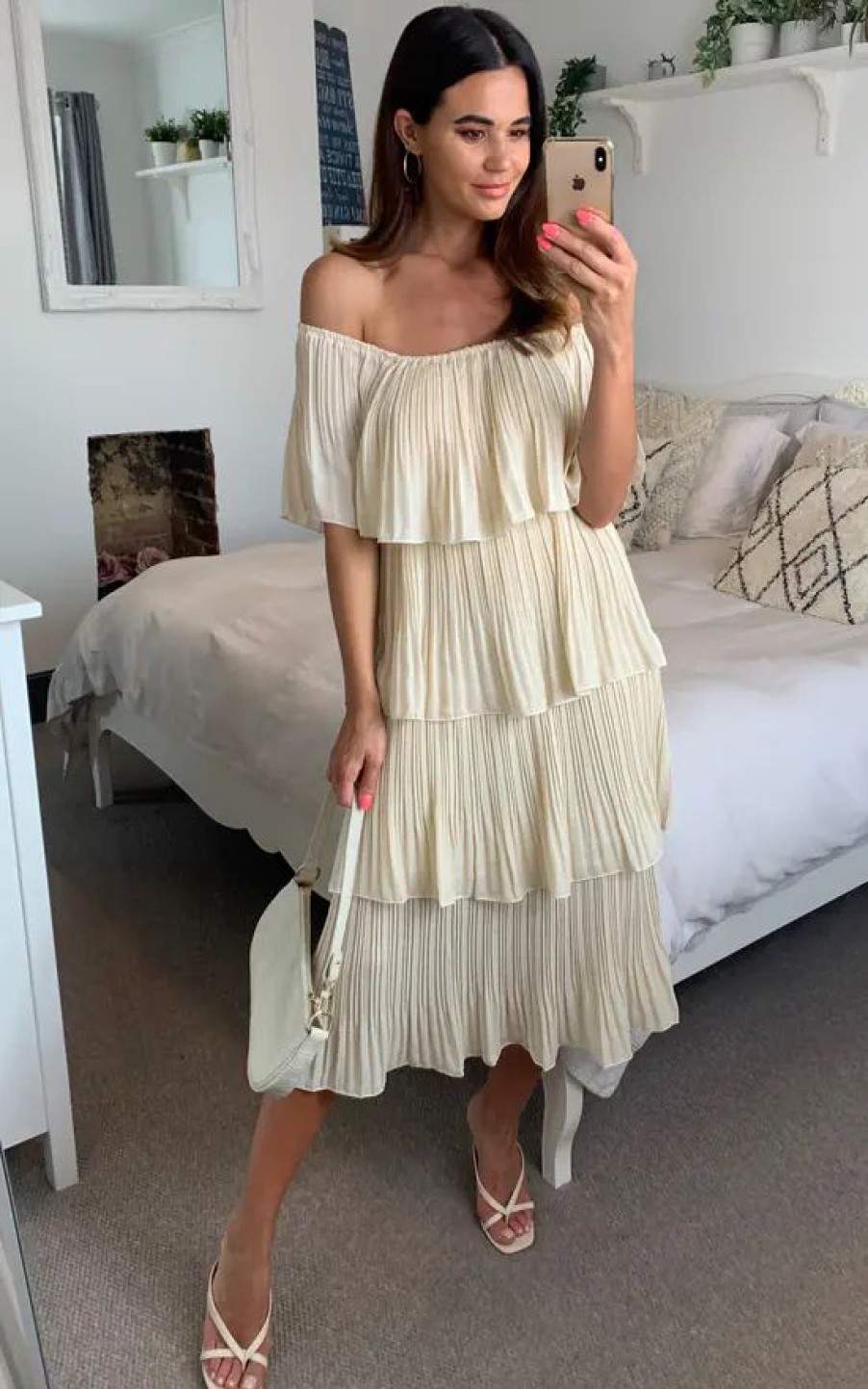 Dresses * | Cheapest Hoxton Gal Plated Oversized Layered Dress In Cream