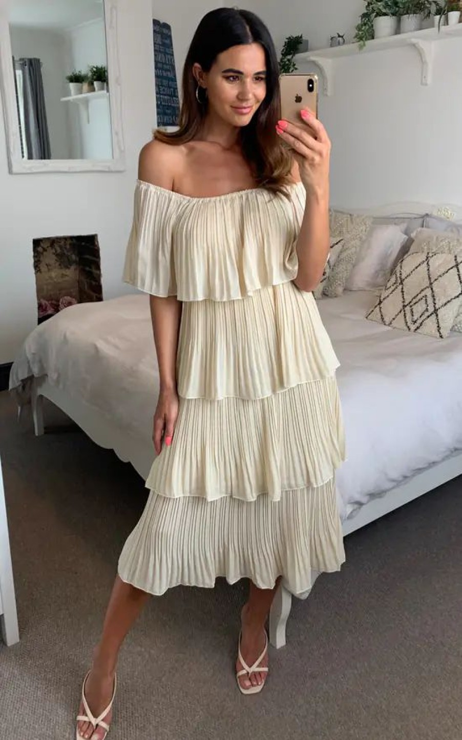 Dresses * | Cheapest Hoxton Gal Plated Oversized Layered Dress In Cream