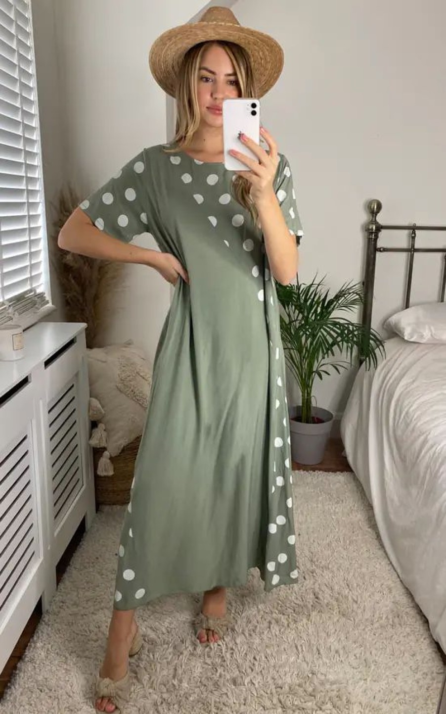 Dresses * | Cheapest Bella And Blue Maxi Oversized T Shirt Dress In Khaki Polka Dot