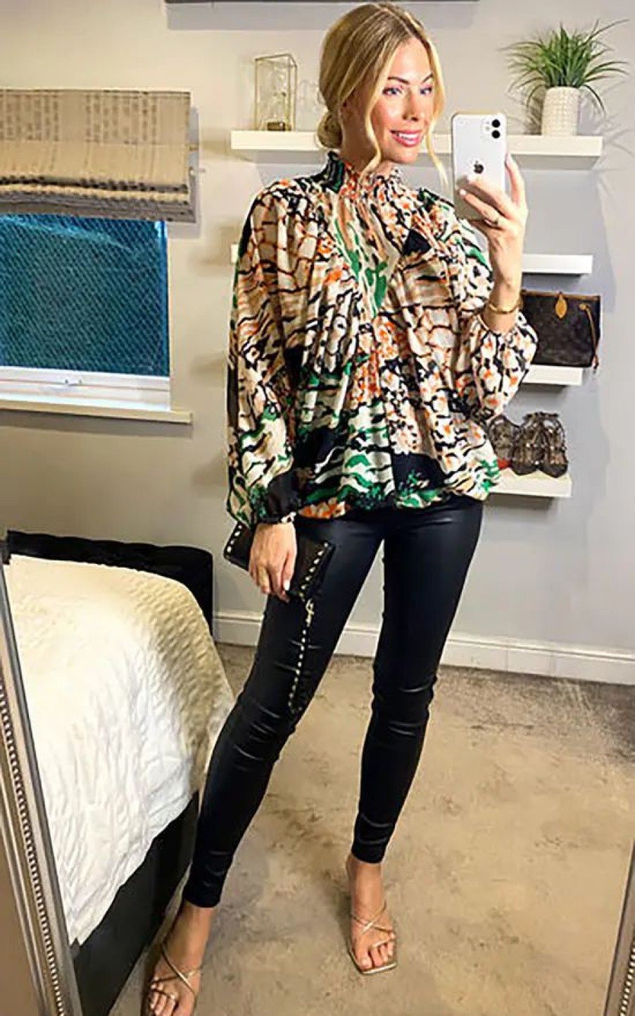 Tops * | Coupon Cameo Rose Printed Blouse With Shirred High Neck And Balloon Hem