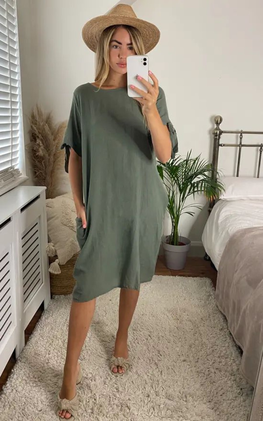 Dresses * | Best Deal Bella And Blue Oversized Dress With Side Pocket In Khaki