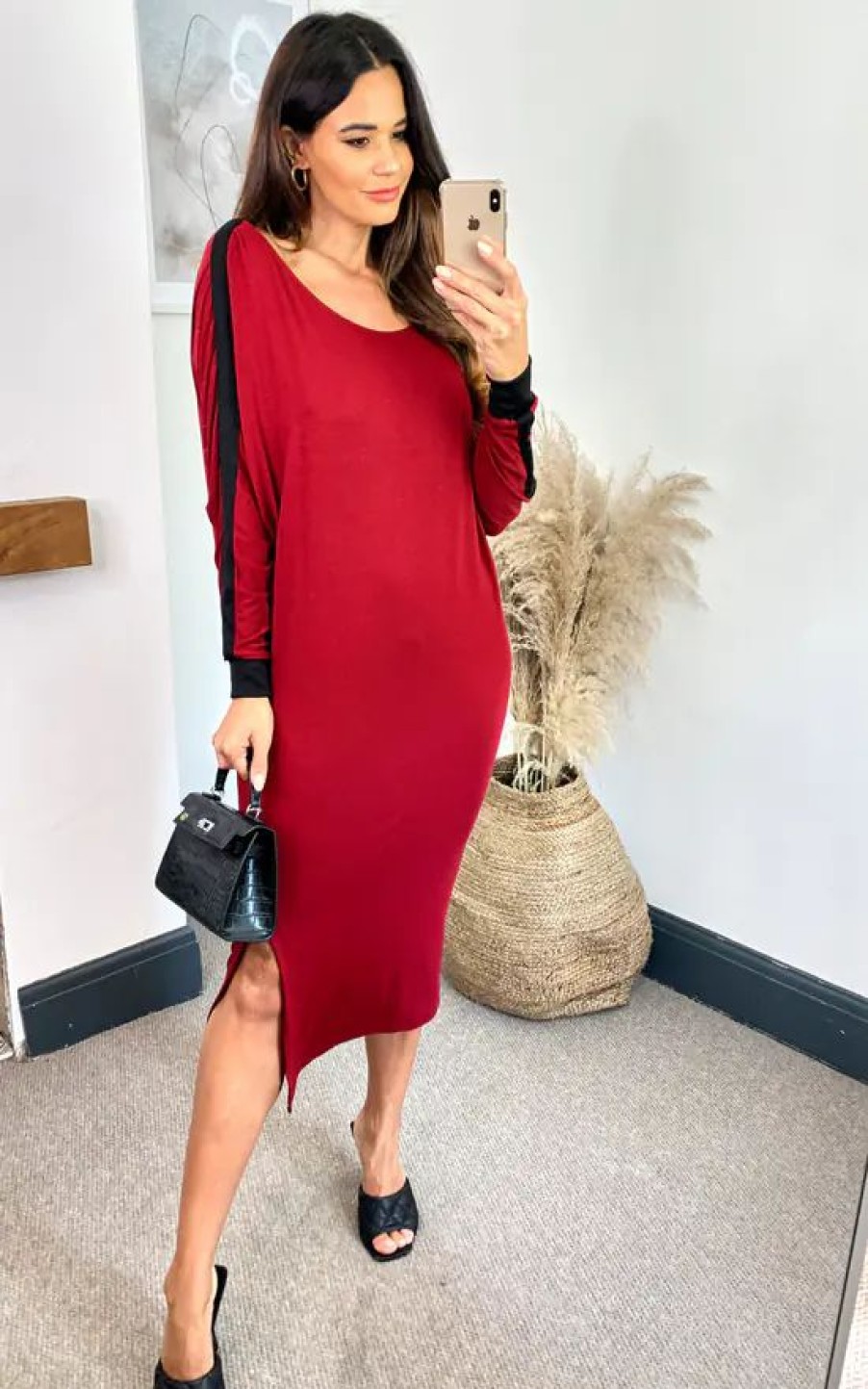 Dresses * | Cheap Hoxton Gal Long Sleeves Relaxed Dress In Burgundy With Lining Black