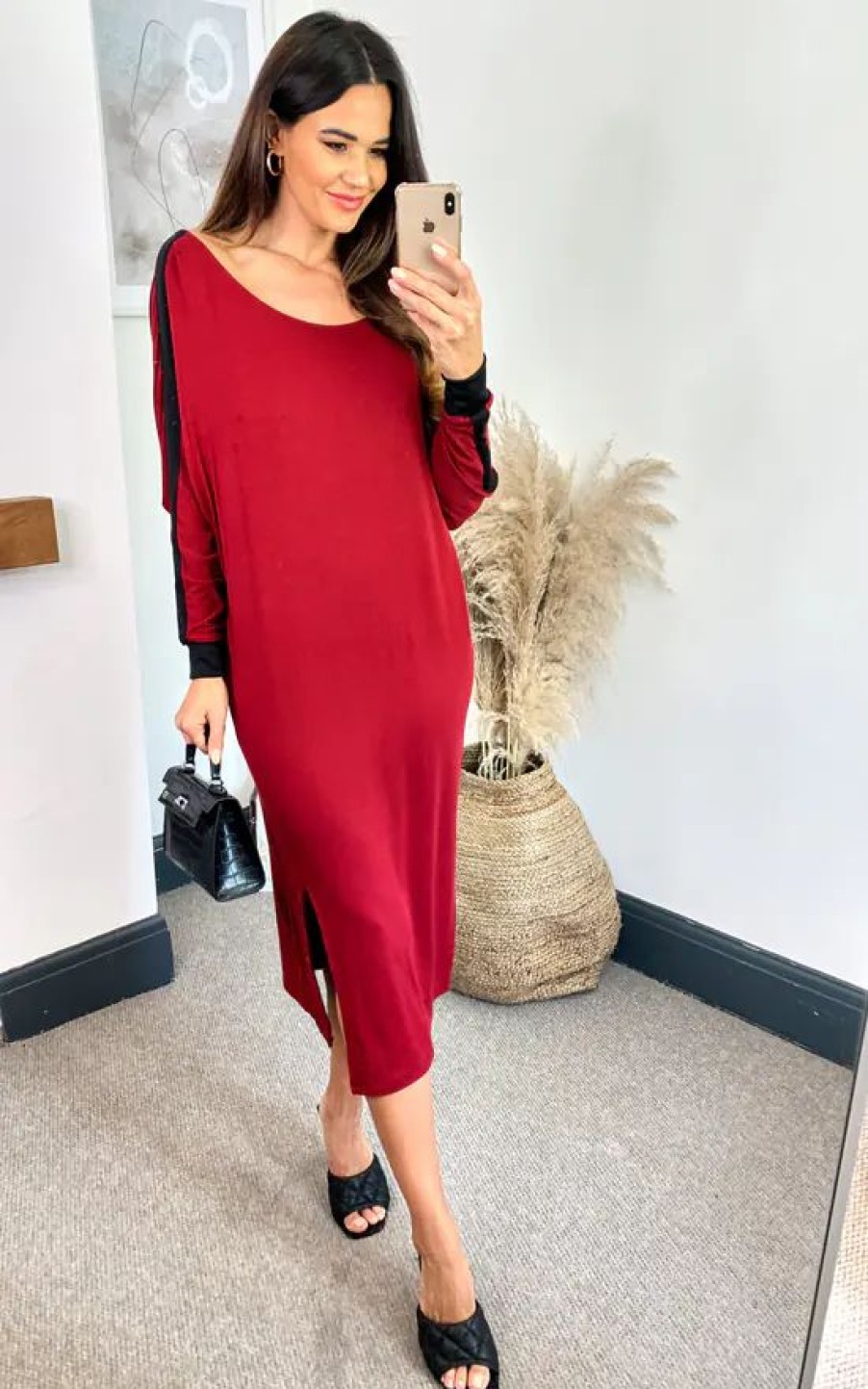 Dresses * | Cheap Hoxton Gal Long Sleeves Relaxed Dress In Burgundy With Lining Black