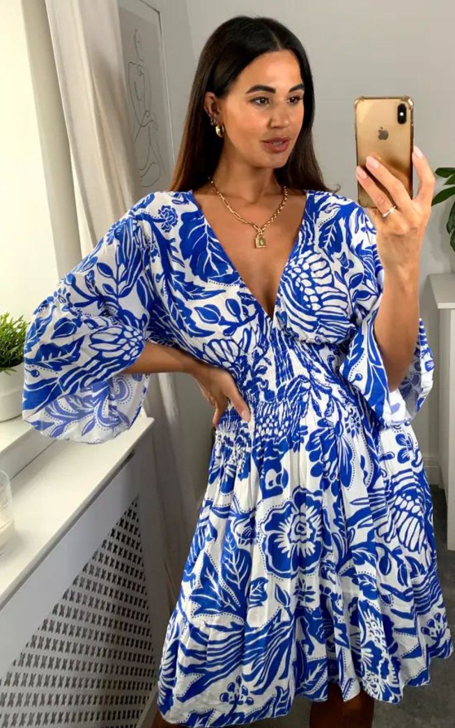 Dresses * | Best Reviews Of Hoxton Gal Oversized V Neck Detailed Floral Print Mini Dress In Blue And White