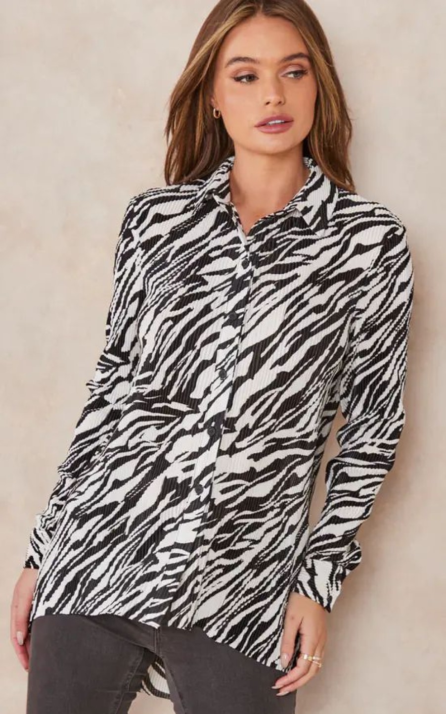 Tops * | Best Pirce Nikka Oversized Shirt In Animal Plisse