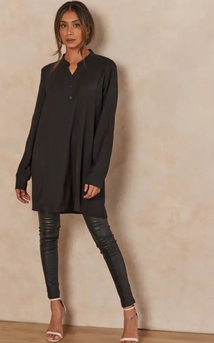 Tops * | Discount Hoxton Gal Oversized Long Sleeves Tunic With Button Details In Black