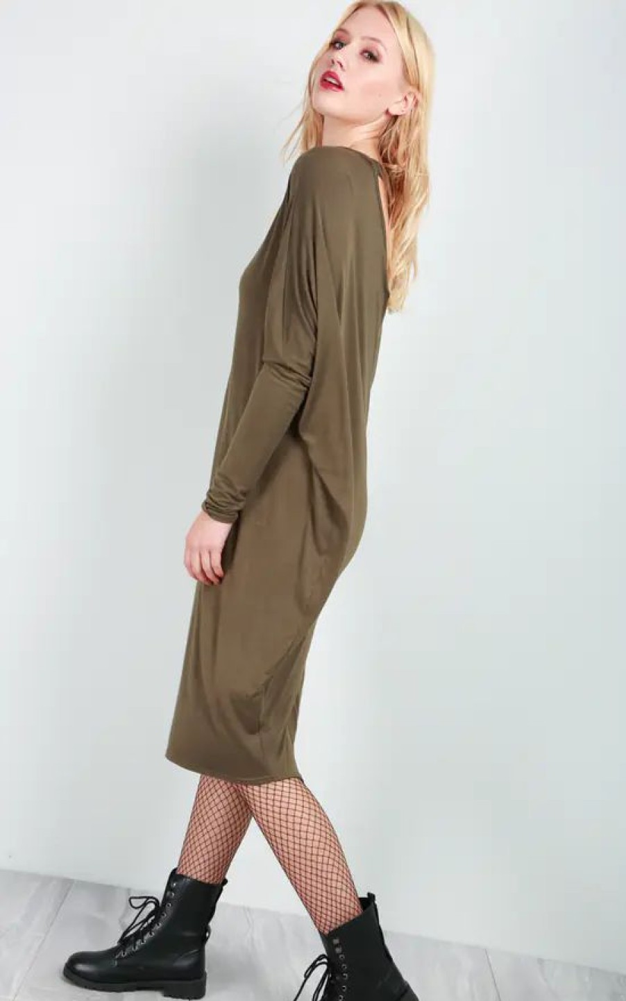 Dresses * | Budget Oops Fashion Kayley Mocha Long Sleeve Midi Dress With Open Back