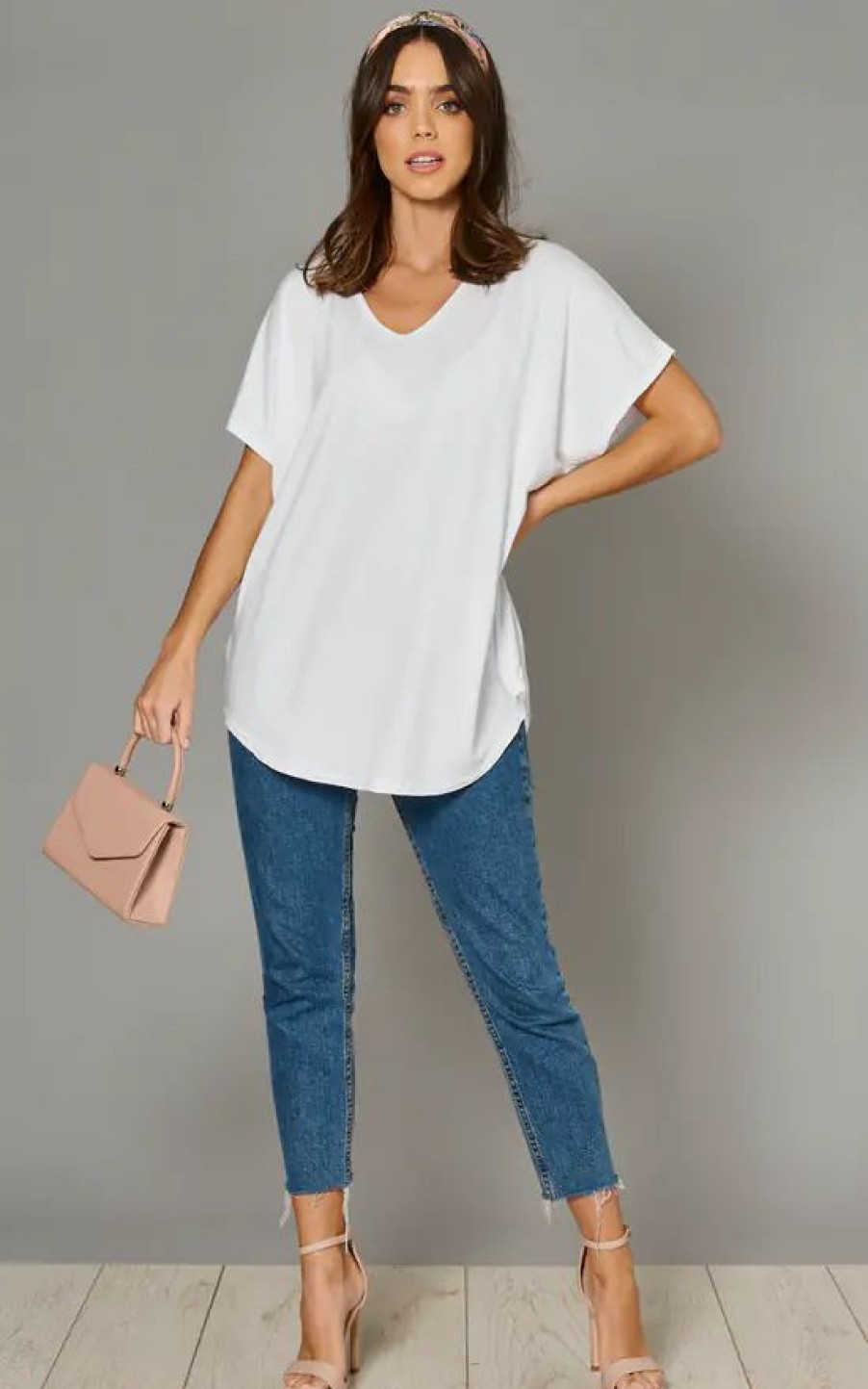 Tops * | Budget Blue Vanilla Aiyla Basic Oversized Tshirt In White