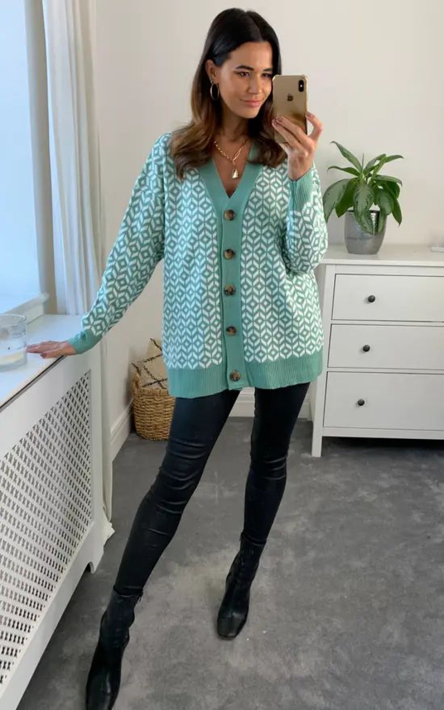 Knitwear * | Best Sale Liquorish Geometric Pattern Cardigan In Green & Off White