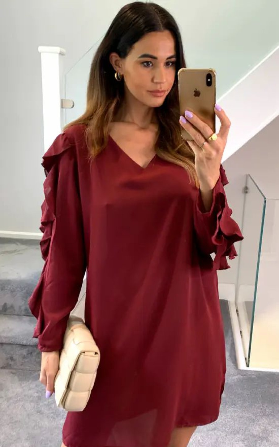 Dresses * | Cheap Hoxton Gal Oversized V Neck Ruffle Sleeves Tunic With Necklace In Burgundy