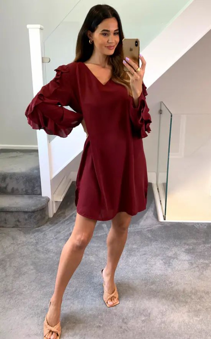 Dresses * | Cheap Hoxton Gal Oversized V Neck Ruffle Sleeves Tunic With Necklace In Burgundy