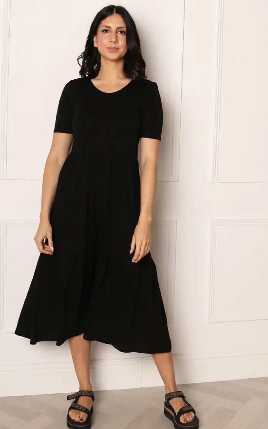 Dresses * | Best Reviews Of One Nation Clothing Tiered Jersey Smock Midi Dress In Black