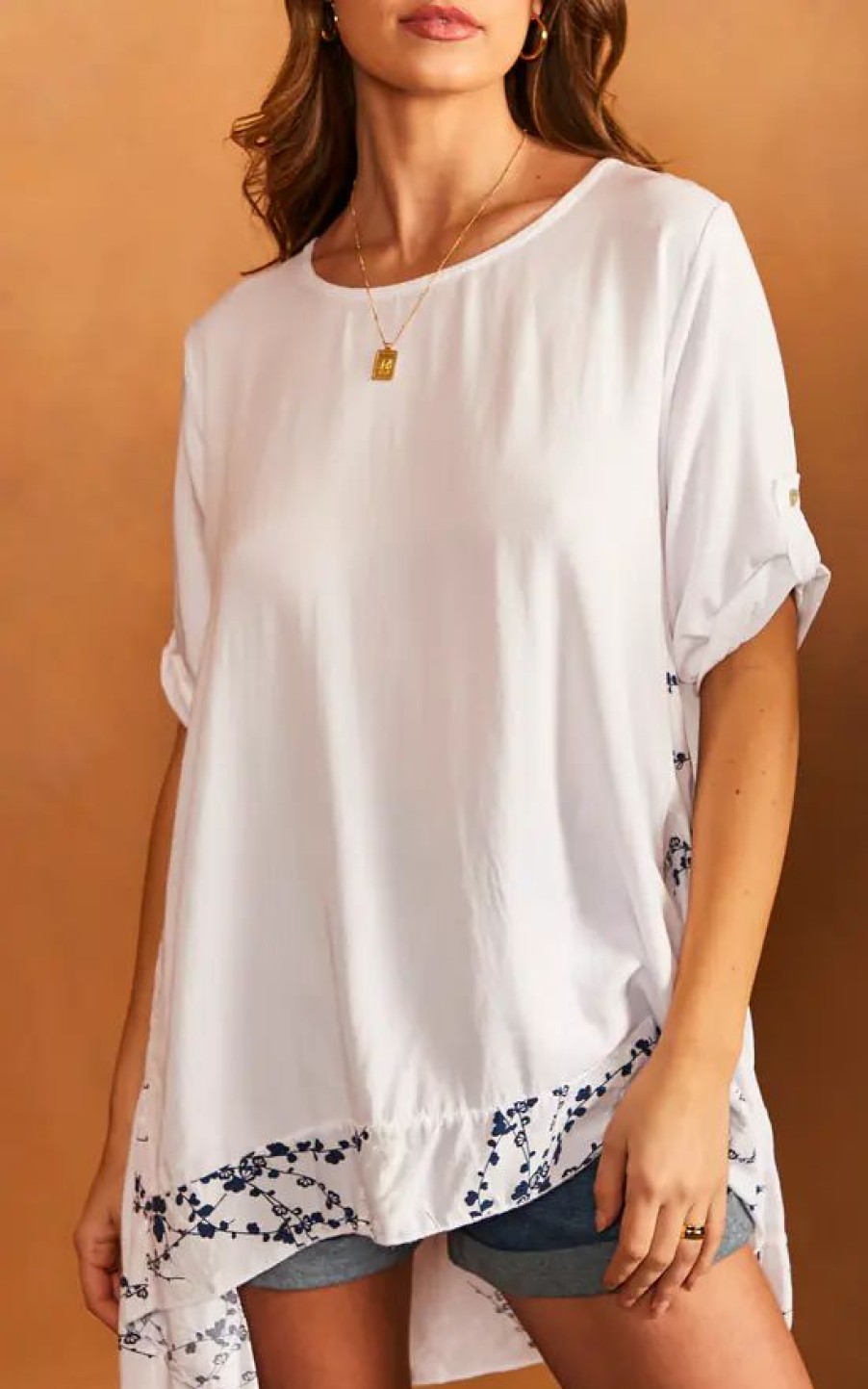 Tops * | Discount Bella And Blue Oversized T Shirt With Leaf Print Detail In White