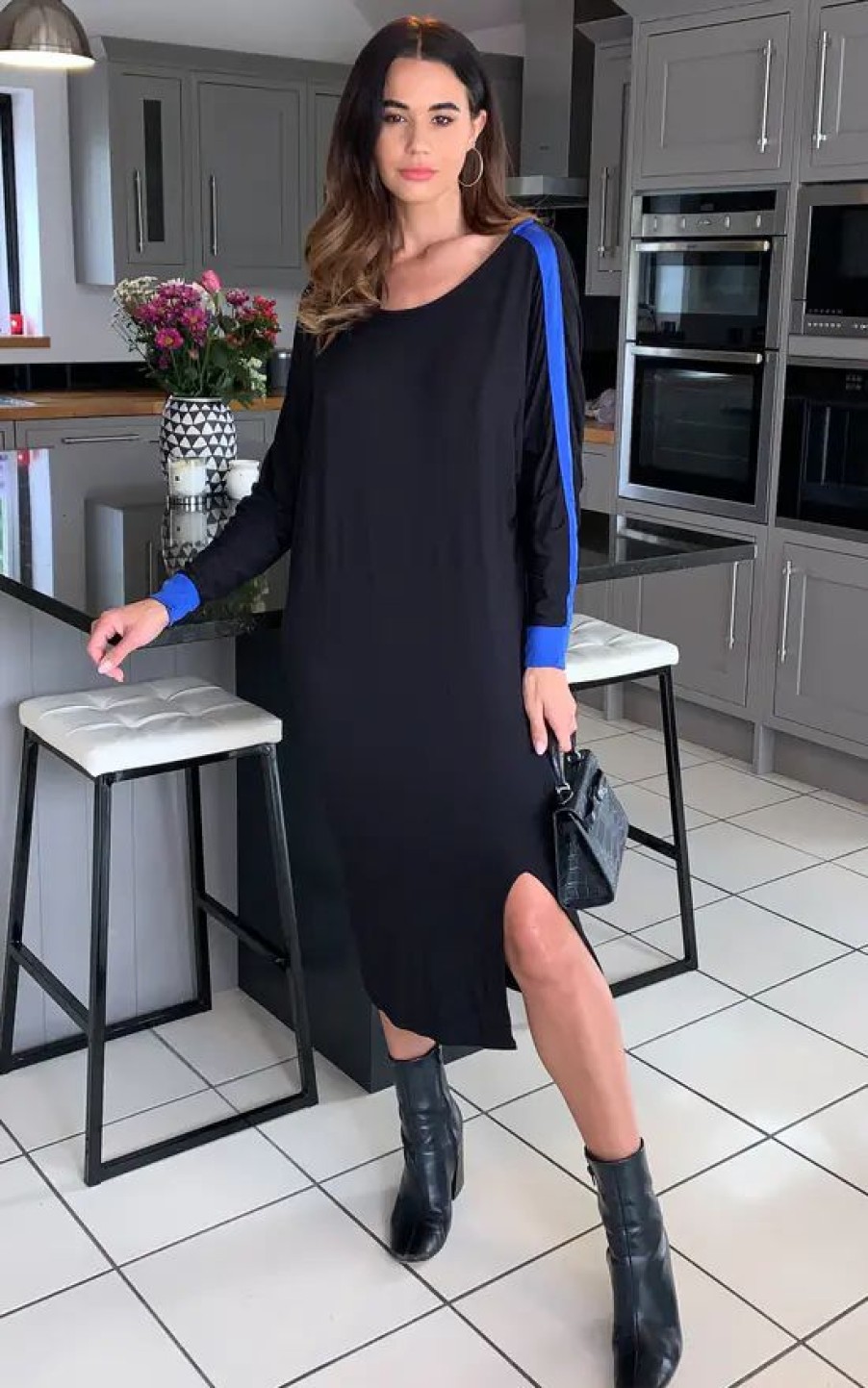 Dresses * | Best Sale Hoxton Gal Relaxed Fit Dress With Blue Line In Black