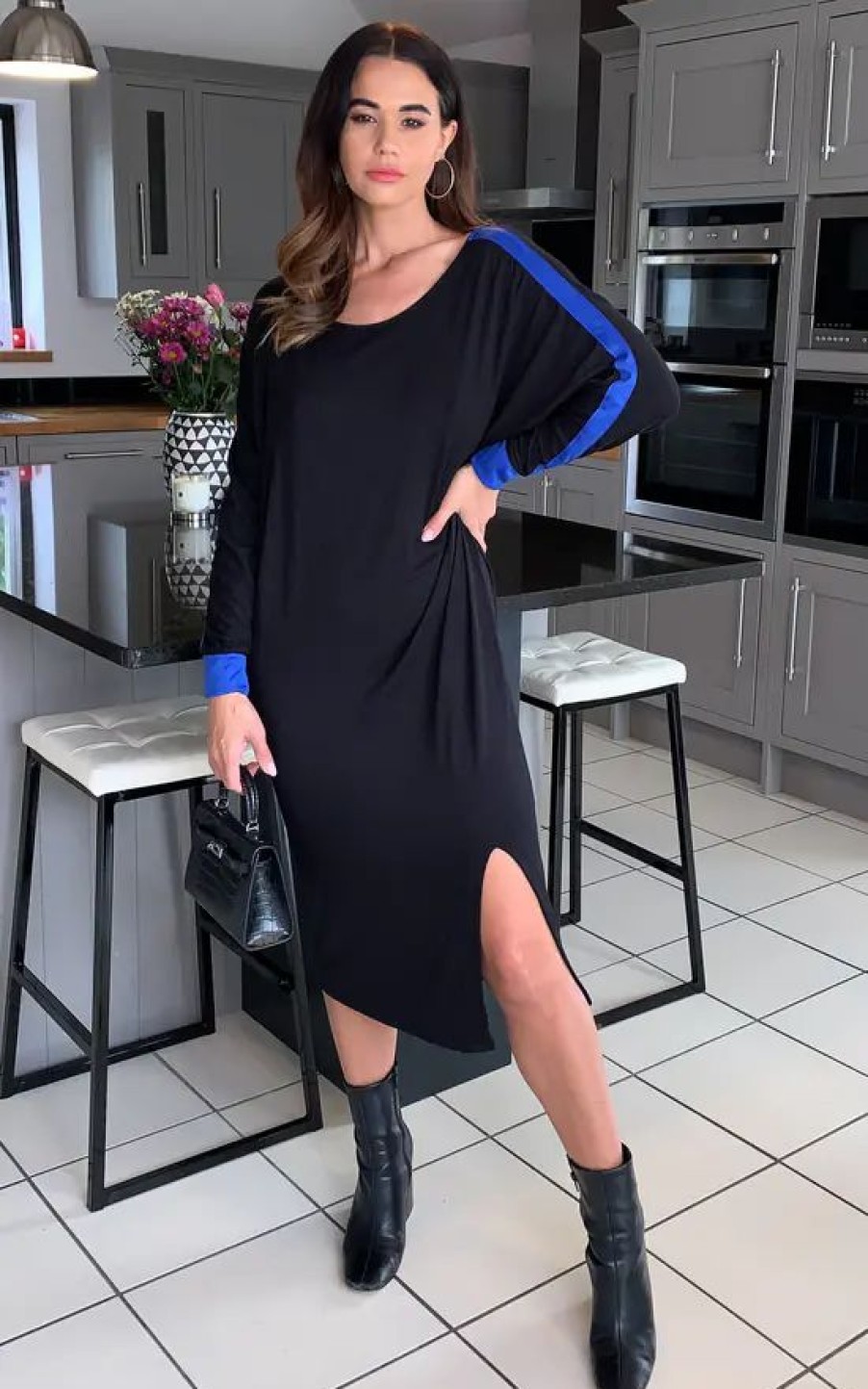 Dresses * | Best Sale Hoxton Gal Relaxed Fit Dress With Blue Line In Black