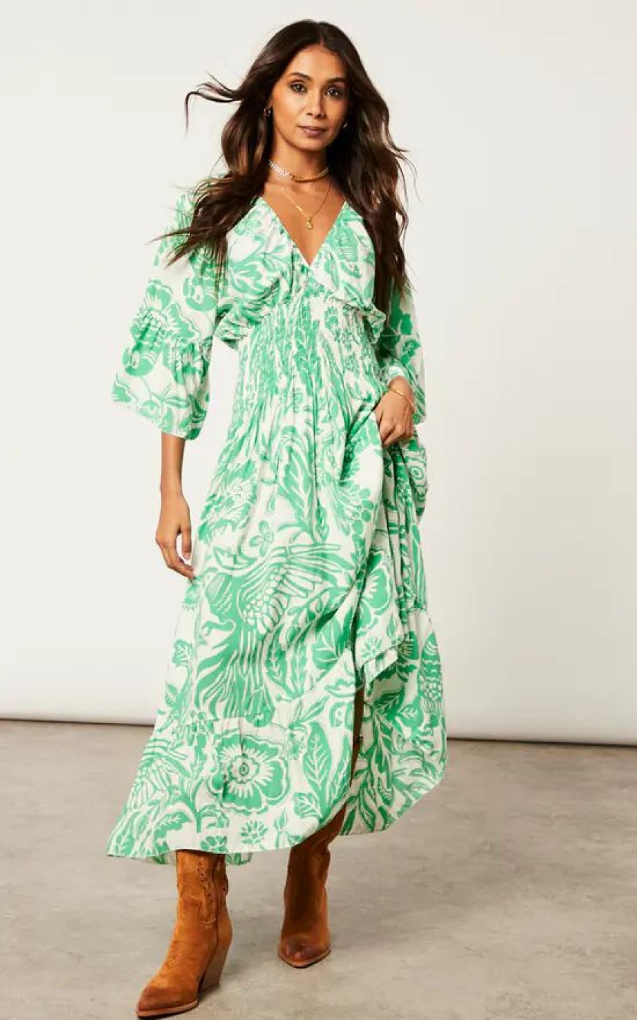 Dresses * | Coupon Hoxton Gal Oversized V Neck Detailed Floral Print Midi Dress In Green And White