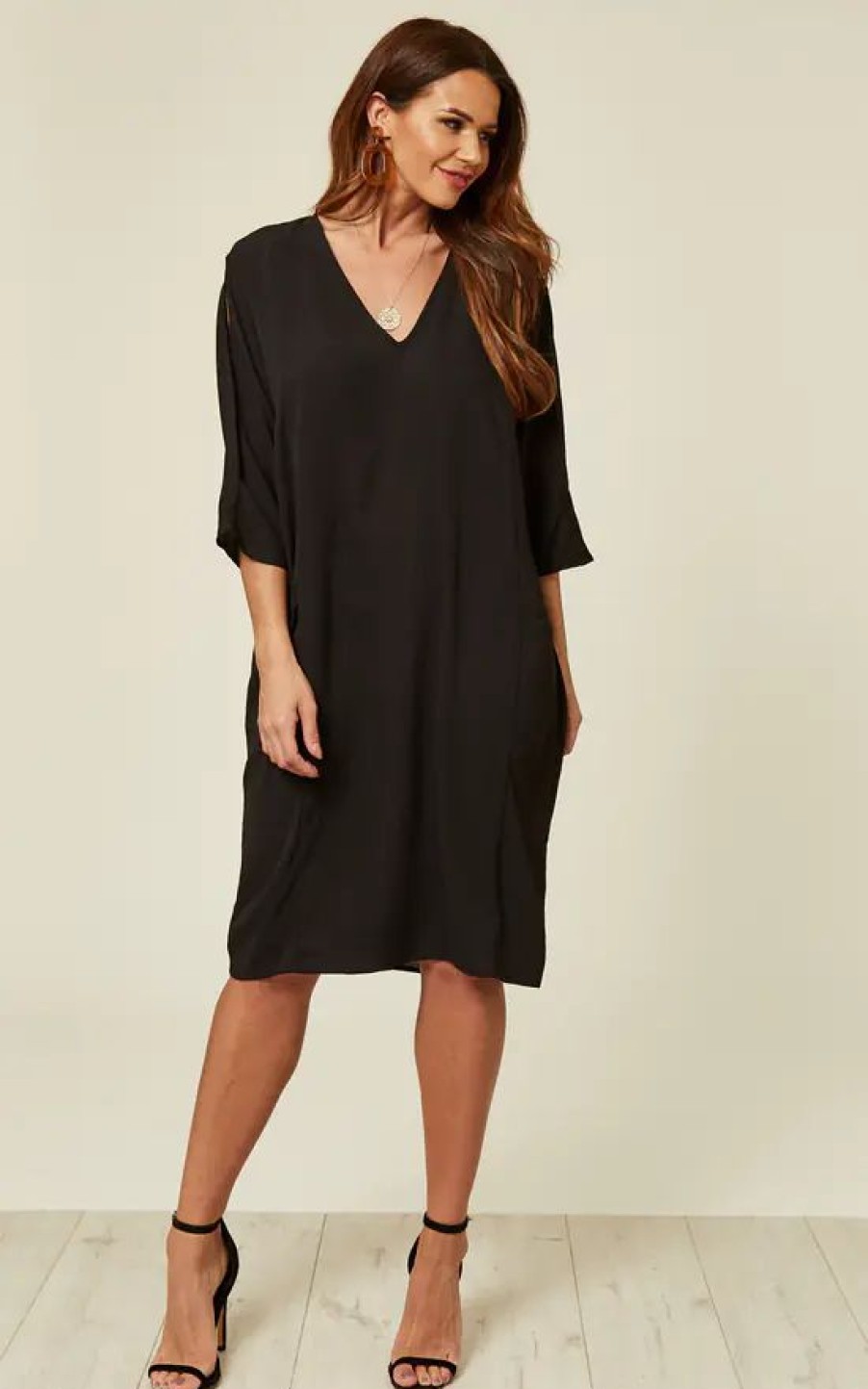 Dresses * | Deals Divine Grace Black Relaxed Fit Split Sleeve Midi Dress