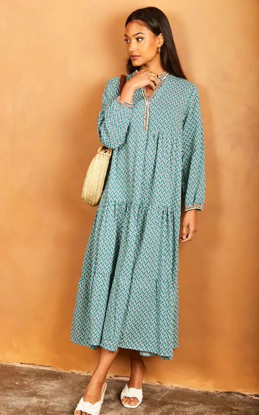 Dresses * | Cheapest Bella And Blue Geometric Print Long Sleeve Maxi Dress In Green