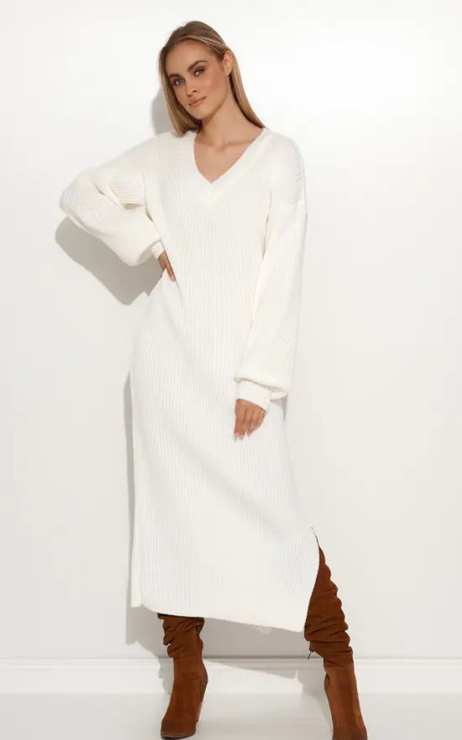 Dresses * | New Makadamia Loose Maxi Sweater Dress With V Neck In Ecru